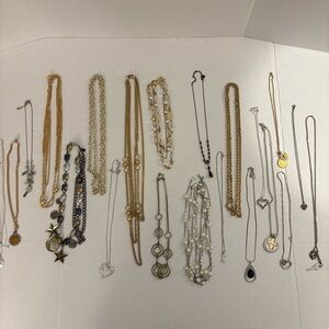 Lot of 21 Vintage Costume Jewelry Necklaces. Gold and Silver. Various lengths